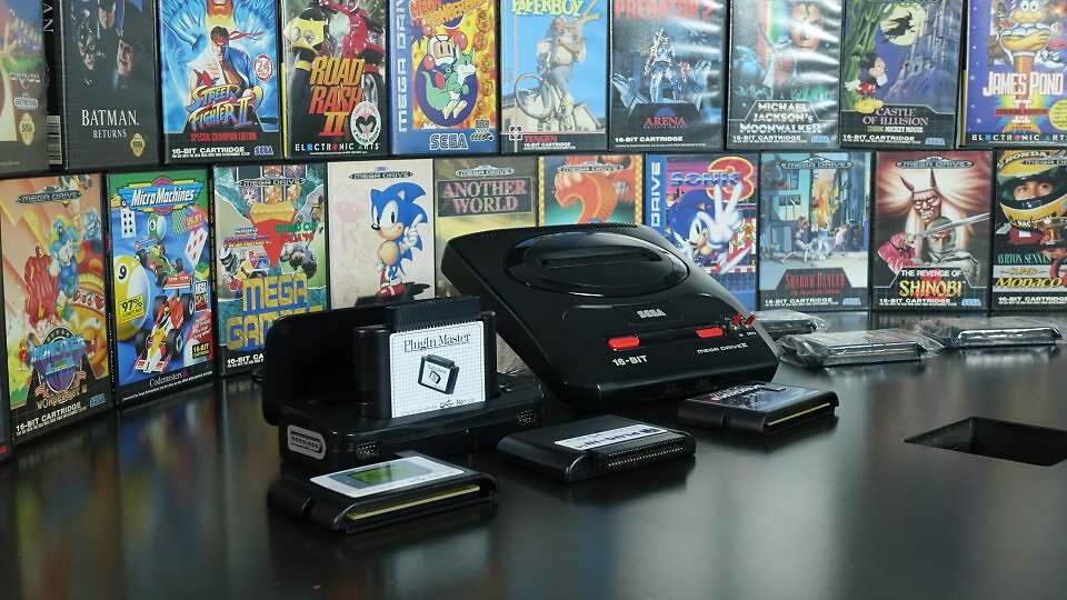 Der Mega-Drive-Retrospielspaß ist wirklich so einfach wie der Hersteller verspricht. Sie brauchen nur das Mega-Everdrive Pro-Cartridge in den Schacht zu stecken, das Gerät einzuschalten und schon geht's los.