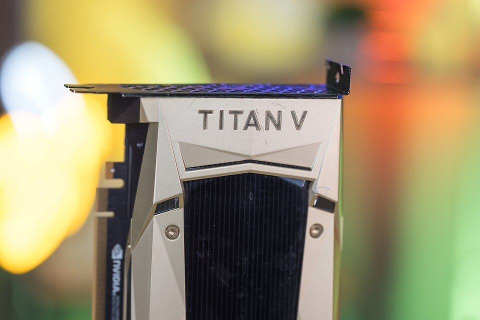<strong>Nvidia Titan V im Nachtest: </strong>Wie schlägt sich die 3.100-Euro-Grafikkarte acht Jahre später? (3)