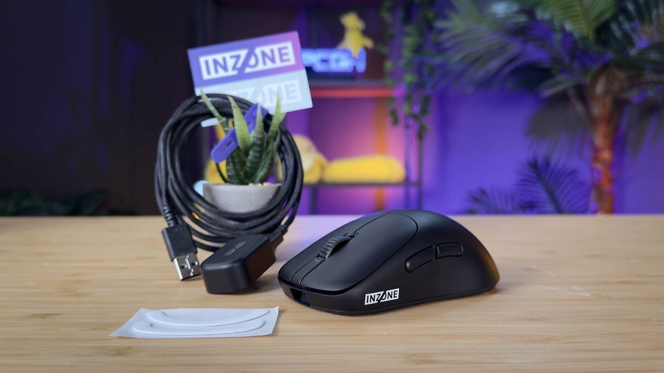 Die Ergonomie der Sony Inzone ist unabhängig vom Griffstil sehr gut. Einzige Ausnahme: Für Spieler mit sehr langen Fingern oder sehr kleinen Händen ist die Rechtshändermaus nichts.