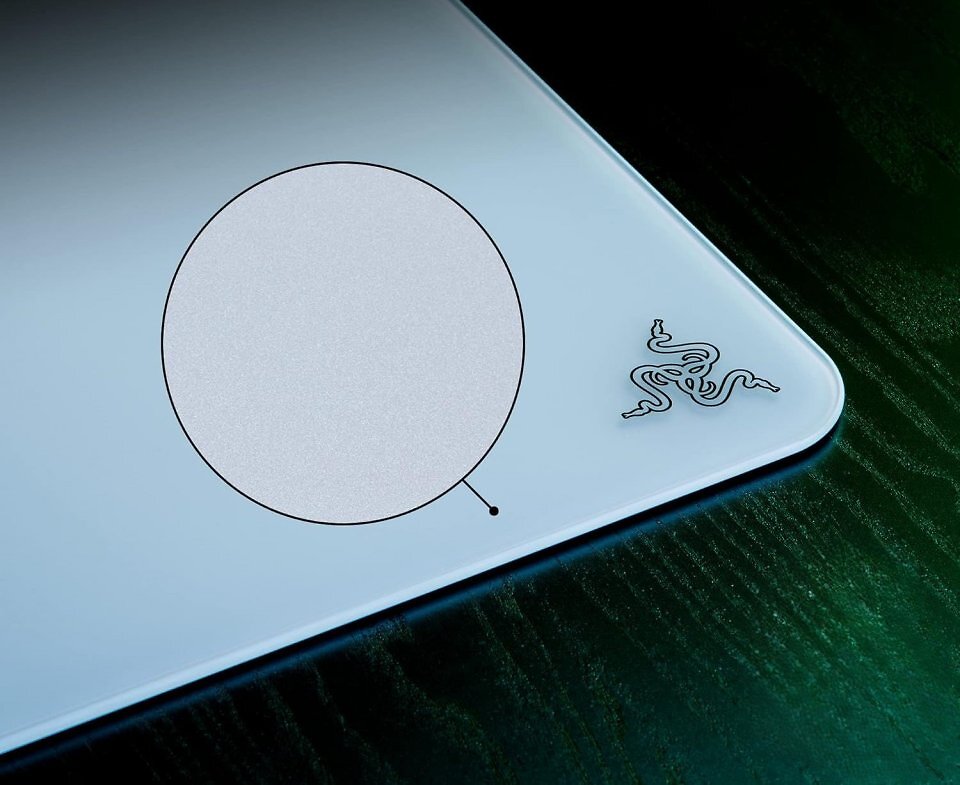 Glas-Mauspads wie das Razer Atlas haben eine ganz besondere Haptik und erleben grade eine Renaissance.