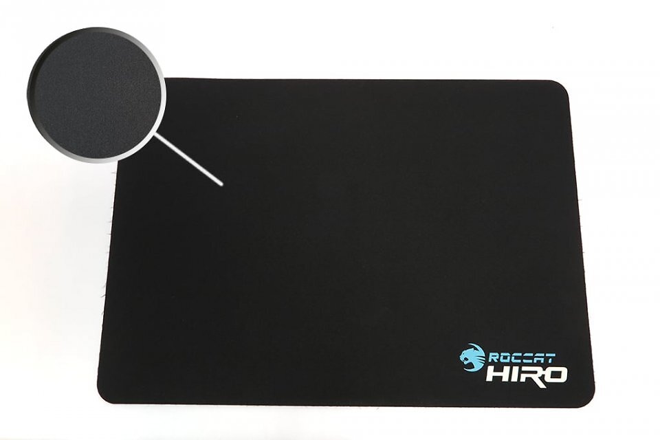 Roccat Hiro (+): Die Silikon-Oberfläche und die Anti-Rutsch-Schicht des lediglich noch bei Ebay erhältlichen Mauspads sind durch das Verfahren der Vulkanisierung besonders fest miteinander verbunden.