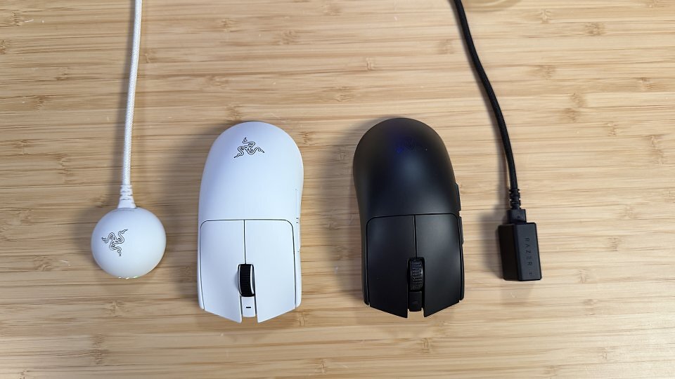 Bei der Form und dem Design des Gehäuses gibt es keine Unterschiede zwischen der Viper V4 Pro (links) und der Viper V3 Pro (rechts). Neu sind dagegen der Wireless-Gen-2-Dongle, der 50.000-dpi-Sensor und das optische Mausrad.
