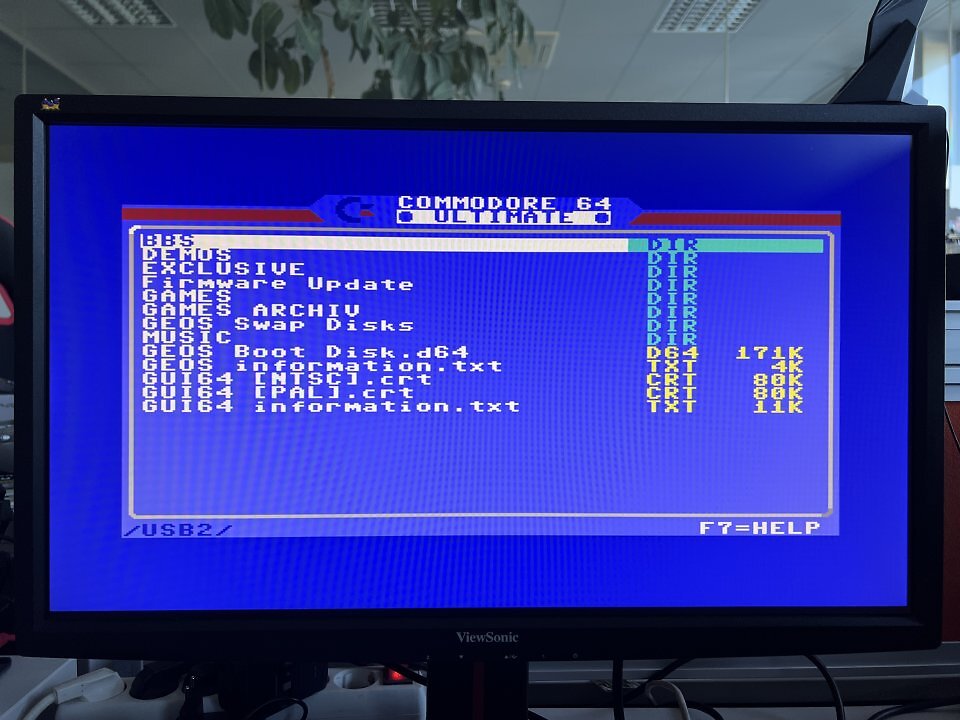 Der Disk File Browser ist ein sehr nützliches Werkzeug, um die Daten von angeschlossenen Speichermedien zu lesen und Programme sowie Spiele auszuführen.