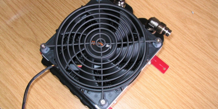 Core-i7-Mini-PC mit interner Wasserkühlung (1)