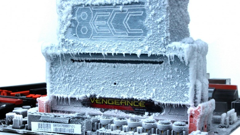 8ECC Cryoclamp: RAM-Kühler für Extremübertakter - vorgestellt in frostigen Bildern (1)