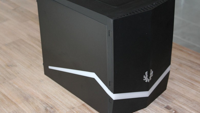 Bitfenix Colossus M Mini-ITX (1)
