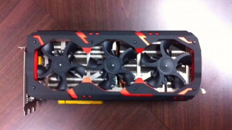 Powercolor Radeon R9 295X2: Grafikkarten-Monster mit vier 8-Pin-Anschlüssen (2)
