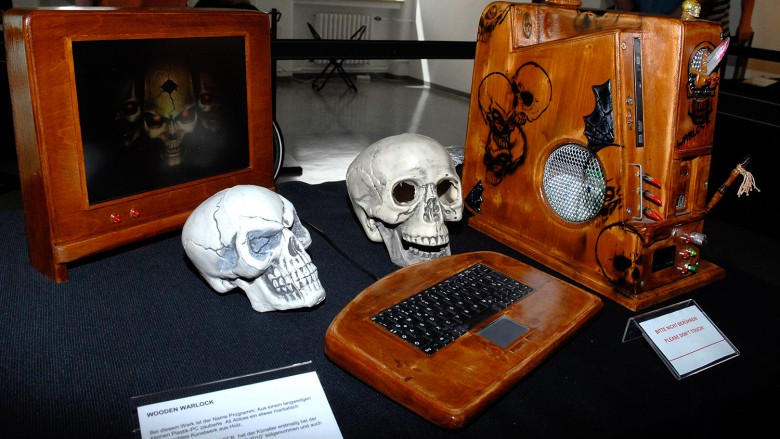 Case Modder Ali Abbas mit eigener Ausstellung im Stadtmuseum Schwabach - Größte Computermaus der Welt. (1)