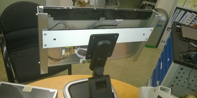 Eigenbau-Monitore im Forum: Panels vom Kaffeeautomaten, Elektronik von Ebay