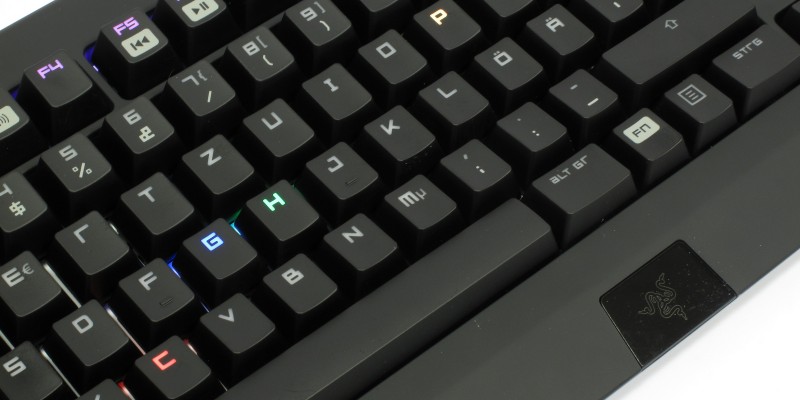 Black Widow Chroma im Test: Razers Beleuchtungswunder mit hauseigenen RGB-Tastenschaltern 