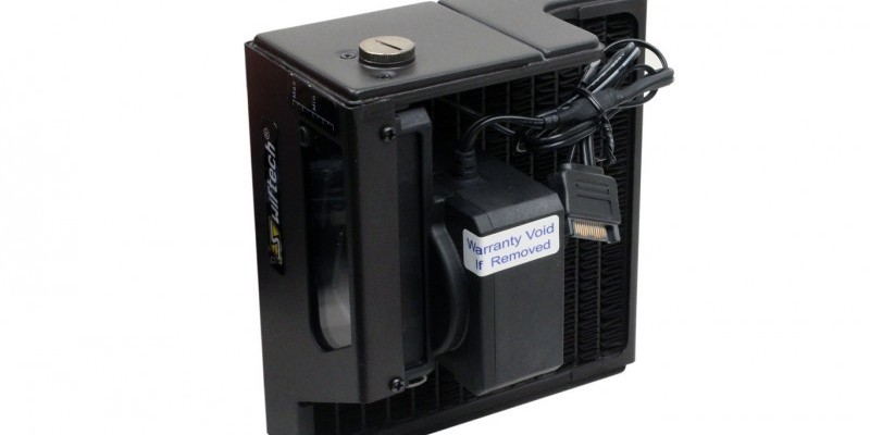 Swiftech MCR140-X: Kombination aus 140-mm-Radiator, Ausgleichsbehälter und Pumpe (3)
