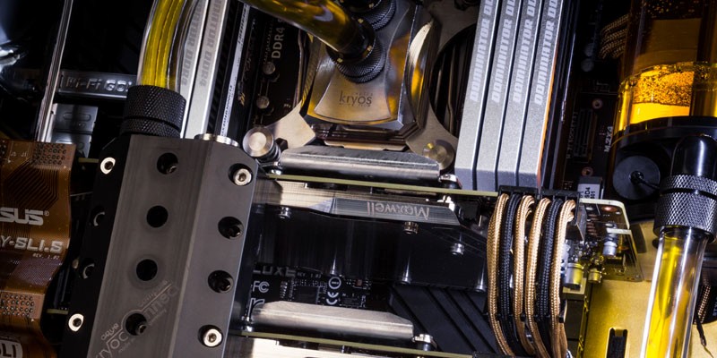 4.000-Euro-Gaming-Rechner im Hands-On: Was bringt die Fps-Waffe von der8auer? (20)