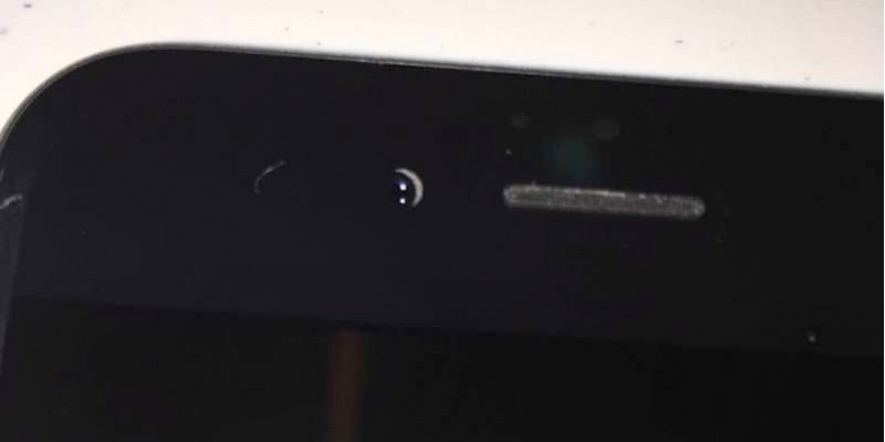 Ein Spalt zwischen Kamera und Gehäuse des iPhone 6 gibt #Crescentgate den Namen.