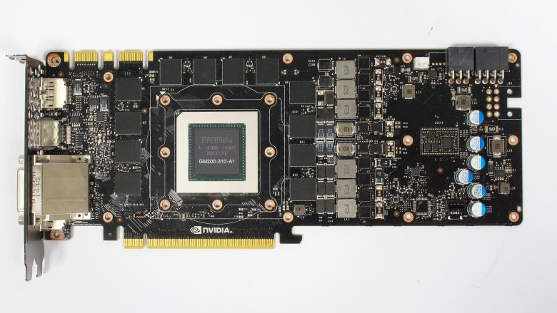 Nvidia Geforce GTX 980 Ti ohne Kühler: Ein GM200-310-A1 vom August 2014 (!) begrüßt uns.