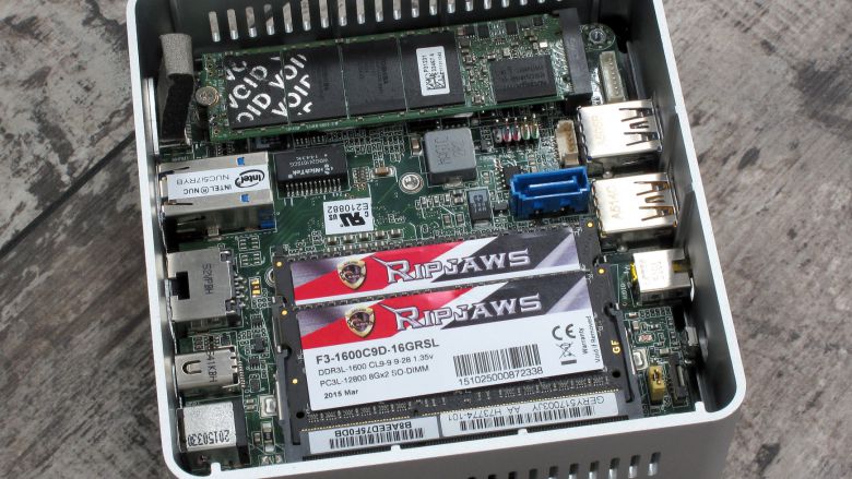 NUC5i7RYH: Ready to go!
