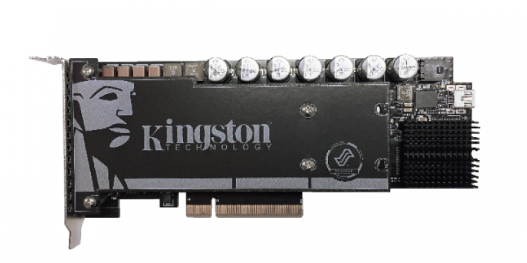 Kingston E1000: Mit vier M.2-NVMe-SSDs zu 6,4 GB/s und 1,1 Millionen IOPS