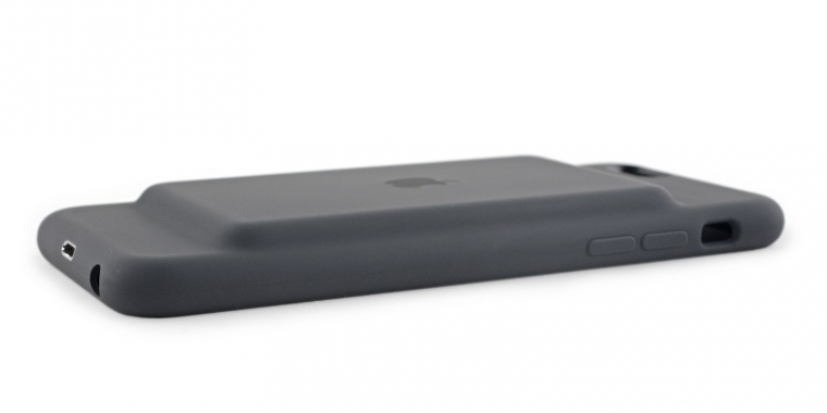 Das Smart Battery Case von Apple wird wegen des Buckels verspottet.