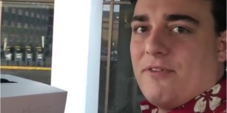 Palmer Luckey reagiert inzwischen auf Beschwerden von Vorbestellern recht schnippisch.