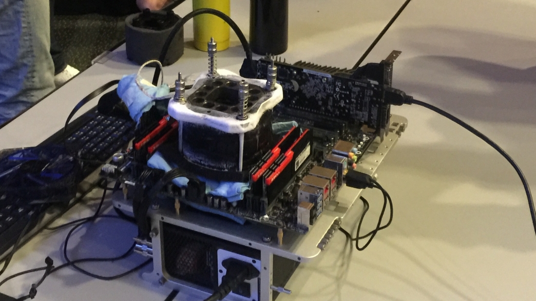 IDF 2016 - Mit Volldampf voraus: Extremes Broadwell-Extreme-Overclocking