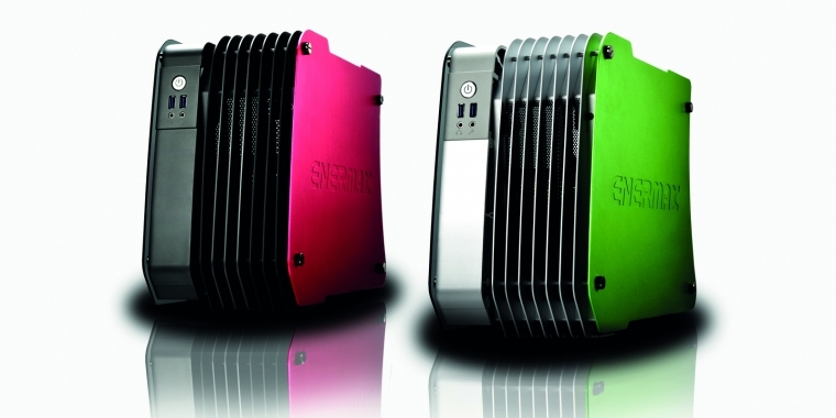 Das Steelwing ist ein m-ATX-Gehäuse aus Aluminium und Glas. (16)