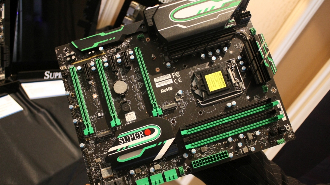 Supermicro auf der CES 2017: Neue Kaby-Lake-Mainboards mit viel USB 3.1 und interessante Gehäuse