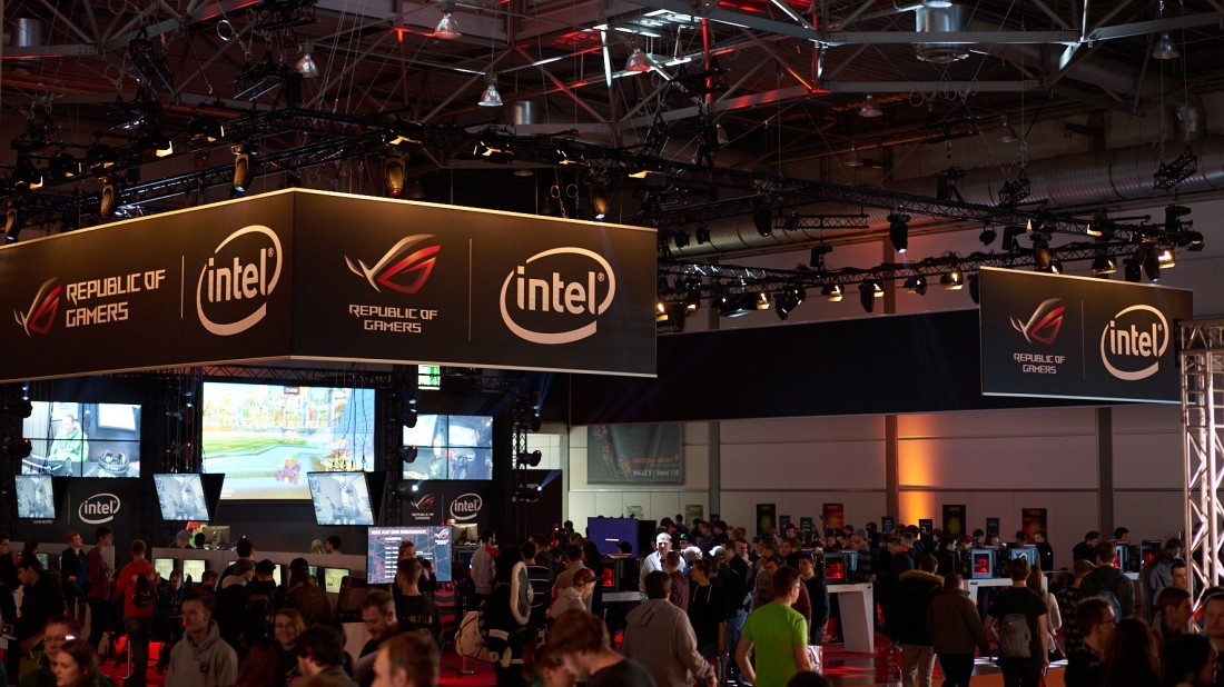 Asus auf der Dreamhack: ROG Maximus IX Apex mit zwei RAM-Bänken für Übertakter, AM4-Mainboards kommen