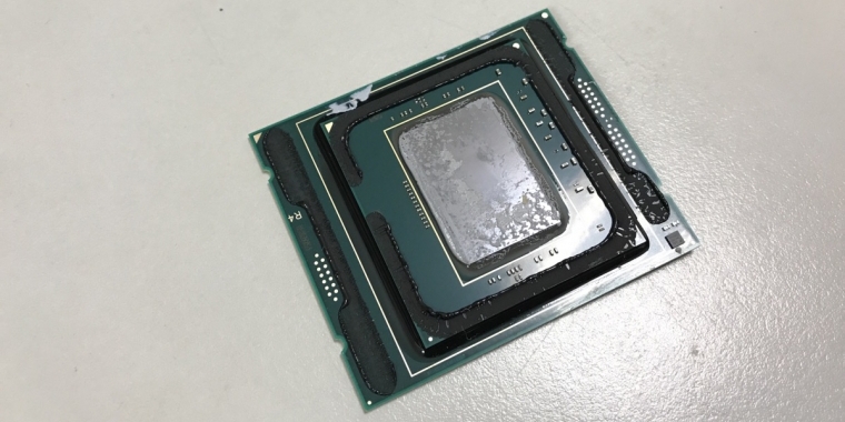 Core i9-7900X: Intel TIM vs. Flüssigmetall (geköpft) getestet