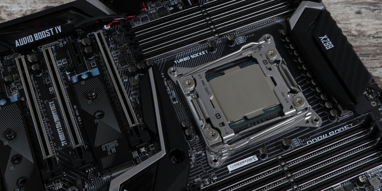 Intel Skylake-X: Core i7-7800X und X299-Mainboards lieferbar, Broadwell-E günstiger