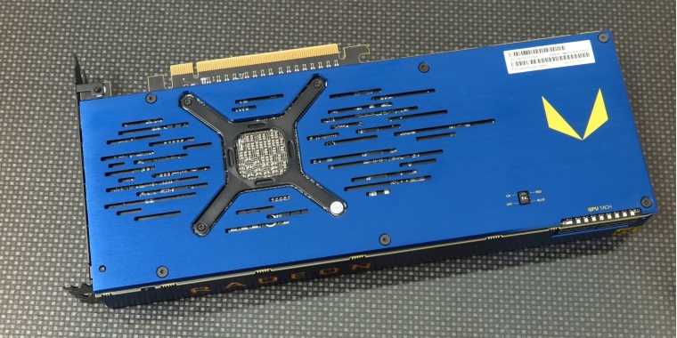 AMD Radeon Vega Frontier Edition: AiO-Wasserkühlungen sind weiterhin nicht kompatibel