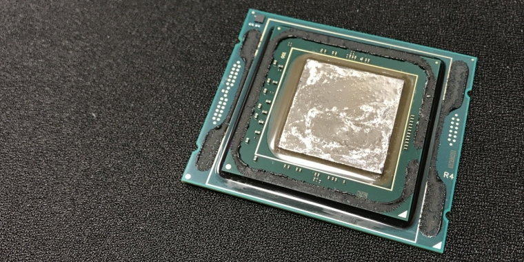 Intel Skylake-X: Core i9-7980XE zieht mit LN2 1.000 Watt aus der Steckdose
