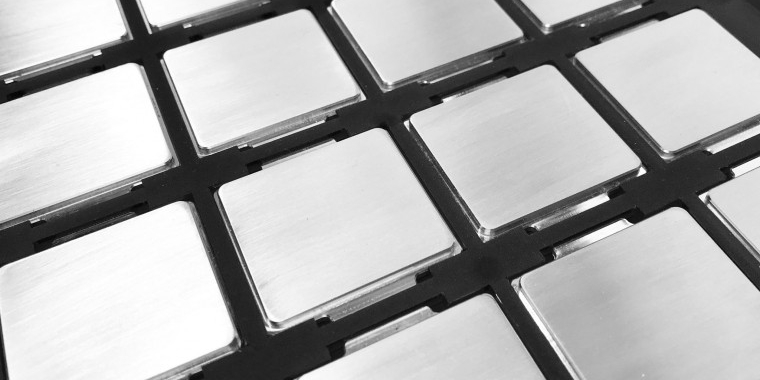 Silber-Heatspreader für die Core i7-8700K Ultra-Editions