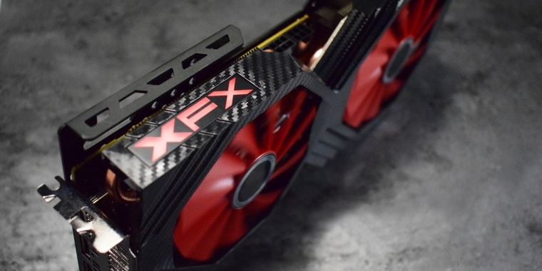 Radeon RX Vega: XFX zeigt Custom-Design mit zwei Slots (3)