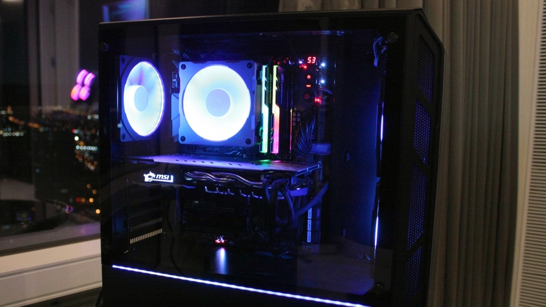Phanteks auf der CES 2018: Ein Netzteil für zwei PCs & zwei Netzteile für einen PC