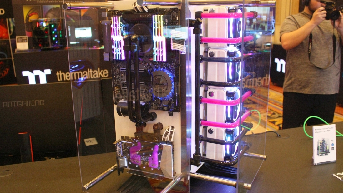Thermaltake auf der CES 2018: Das Level 20 zum 20. Firmenjubiläum, neue Temperglas-Gehäuse und tolle Mods