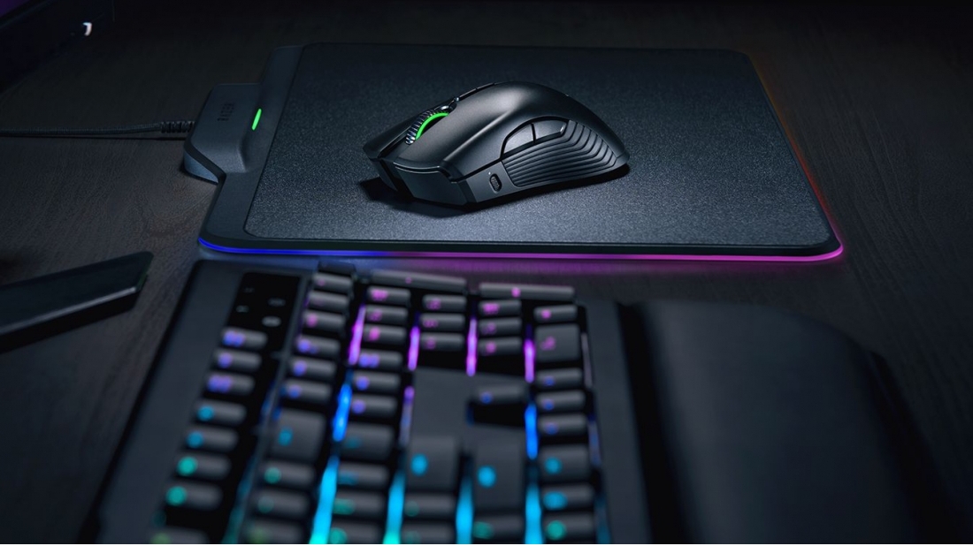 Razer auf der CES 2018: Docking-Notebook für das Razer Phone, Nommo-PC-Lautsprecher und eine akkulose Funkmaus