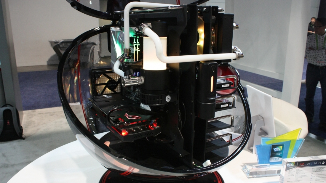 In Win auf der CES 2018: Ein futuristisches Kugelgehäuse, ein Full Tower mit ausfahrbarem Deckel und ein pfiffiges Mini-ITX-Case