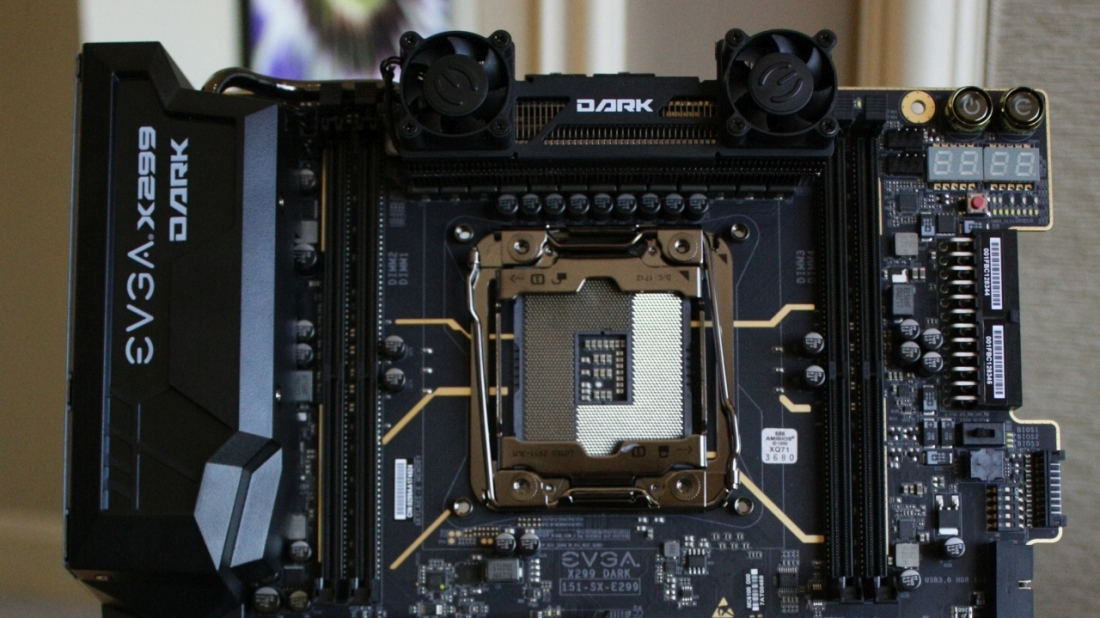 EVGA auf der CES 2018: X299 Dark, neue Gehäuse und das vielleicht dickste Netzteil der CES