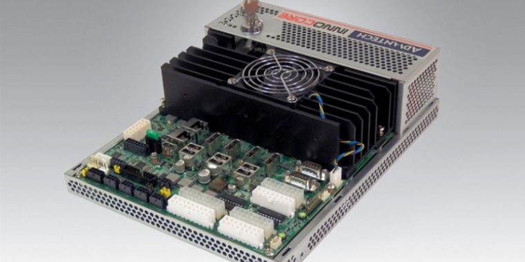 Das DPX-E140-Modul mit aktiv belüfteten Ryzen V1000