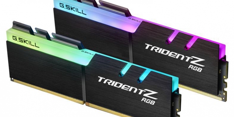 G.Skill F4-4700C19D-16GTZR: 2 × 8 GiByte DDR4-4700 (19-19-19-39 @ 1,45 Volt)