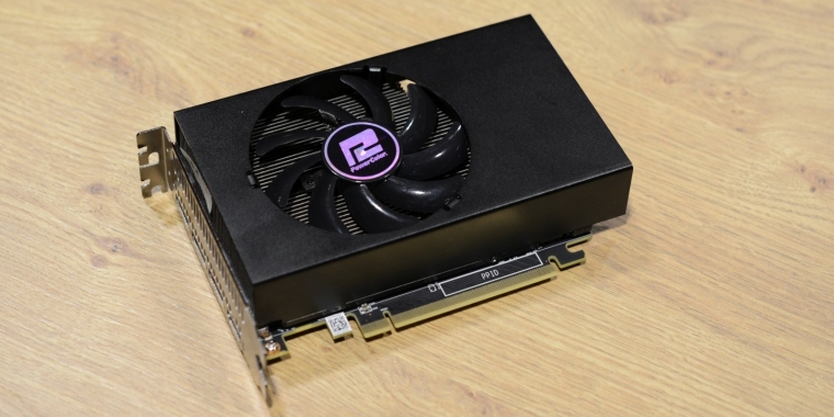Zum Ryzen-2000-Launch: Powercolor zeigt Radeon RX Vega Nano (1)