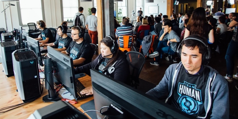 OpenAI: KI-Bots schlagen Semi-Pro-Spieler nach 180 Jahren Training (1)