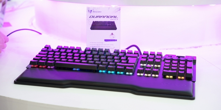 Tesoro Durandal Gen X: Schlichte Flaggschiff-Tastatur mit Cherry MX Speed Silver RGB (4)