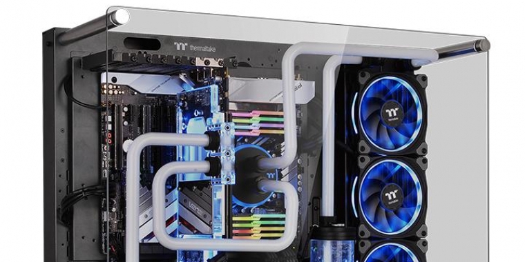 Thermaltake P5 TG Ti: Echtglas und mehr USB-3.0-Anschlüsse (6)