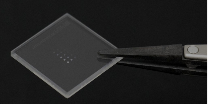 Cloud-Speicher der Zukunft: Microsofts "Project Silicia" soll 360 TB im Format einer DVD speichern können (1)