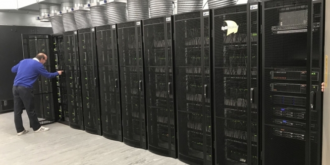SpiNNaker: Forscher der Uni Manchester simulieren das menschliche Hirn mit über einer Million CPU-Kerne (1)