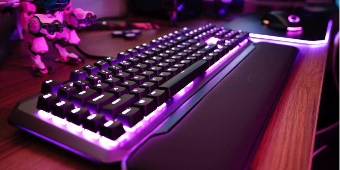 Cooler Master MK850: Tastatur-Topmodell für 220 Euro mit teilweise analogen Tasten (11)