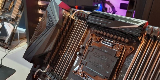 Gigabyte zeigt auf der Computex X499-Mainboard (2)