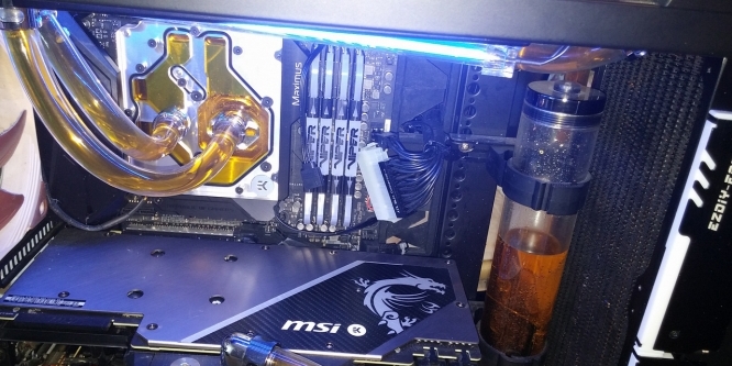 EK-Momentum ROG Maximus XI Hero D-RGB