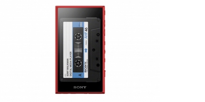 Sony Walkman NW A100 R front play cassette