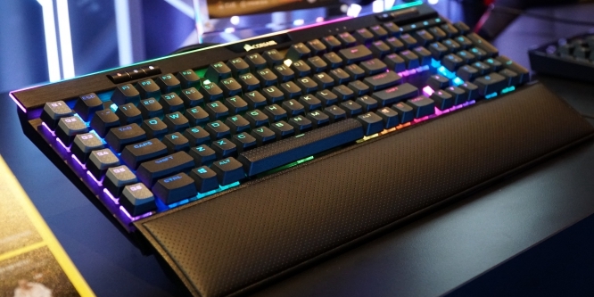 Corsair K95 RGB Platinum XT &amp; Cherry MX Switches